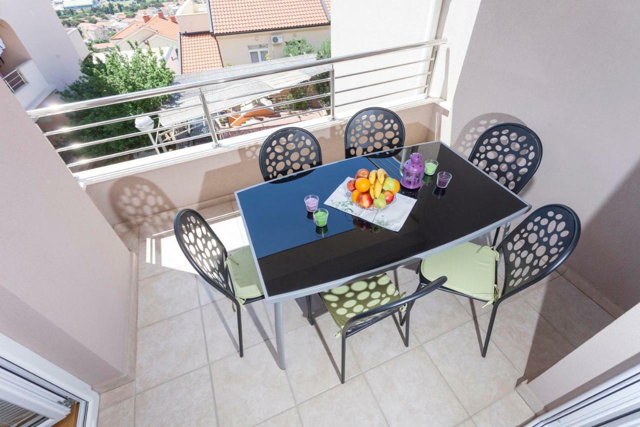Apartments Dora Makarska Exterior foto