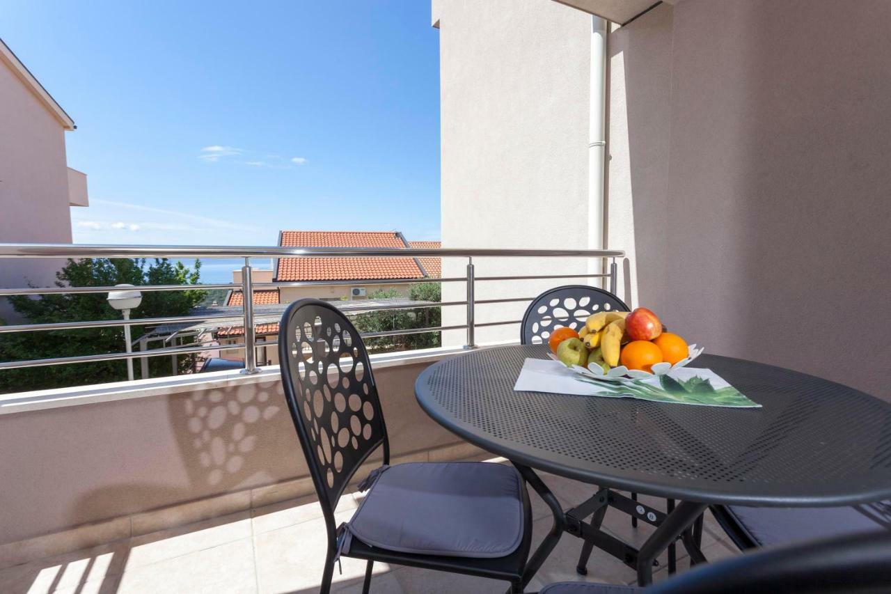 Apartments Dora Makarska Exterior foto