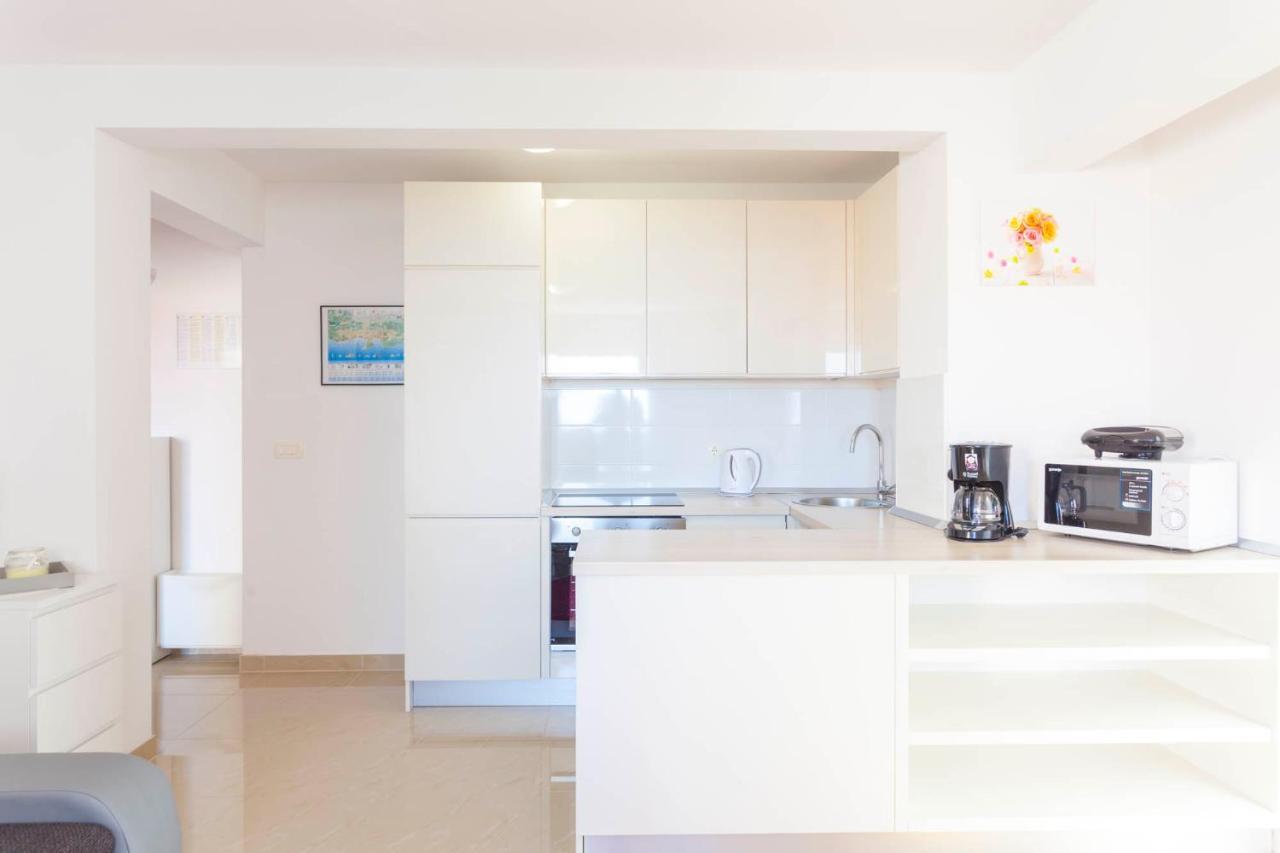 Apartments Dora Makarska Exterior foto